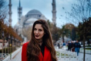 Read more about the article Turkish Bride: Full Guide to Relationships with Astonishing Woman